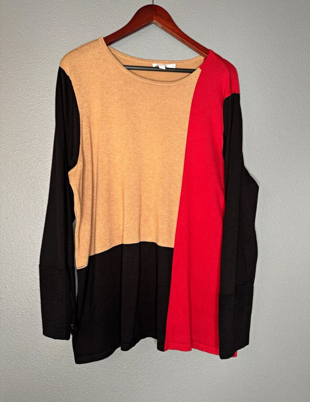 Chico’s Size 4 Plus Tunic Sweater Black Beige Red Colorblock Crewneck Zip Cuffs